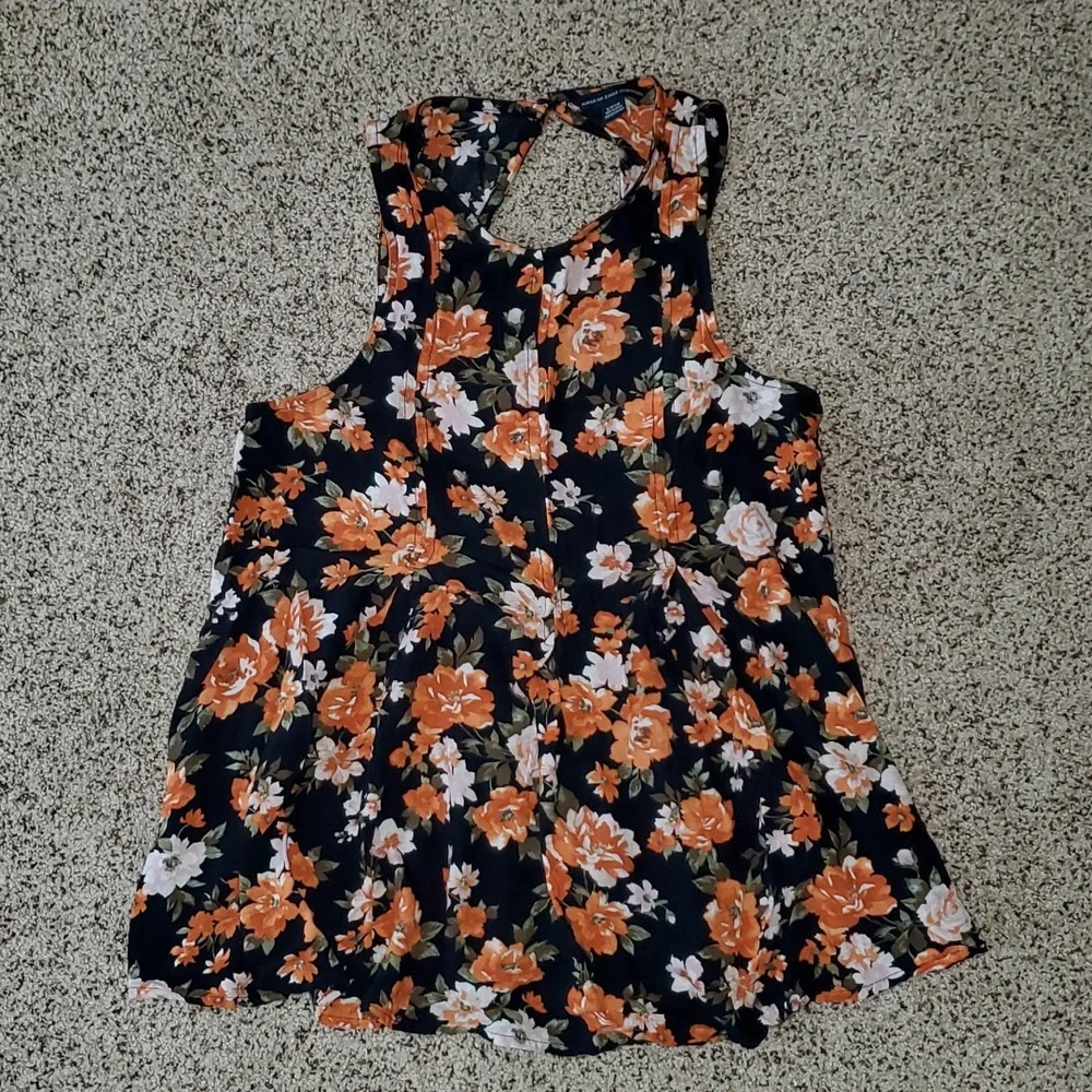💥Sale 3/$30 NWOT American Eagle Floral Open Back Top